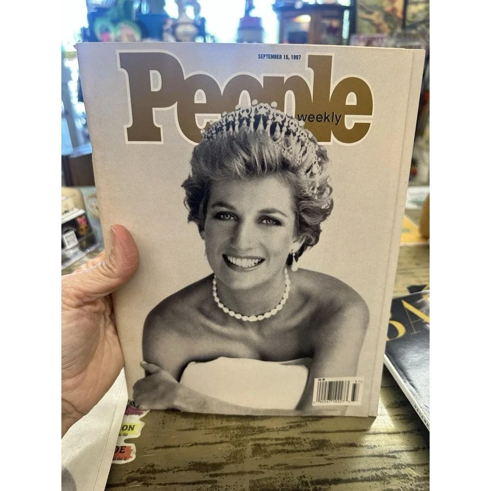 1997 People Magazine: Princess Diana Memorial September 15 Issue Inside Pages